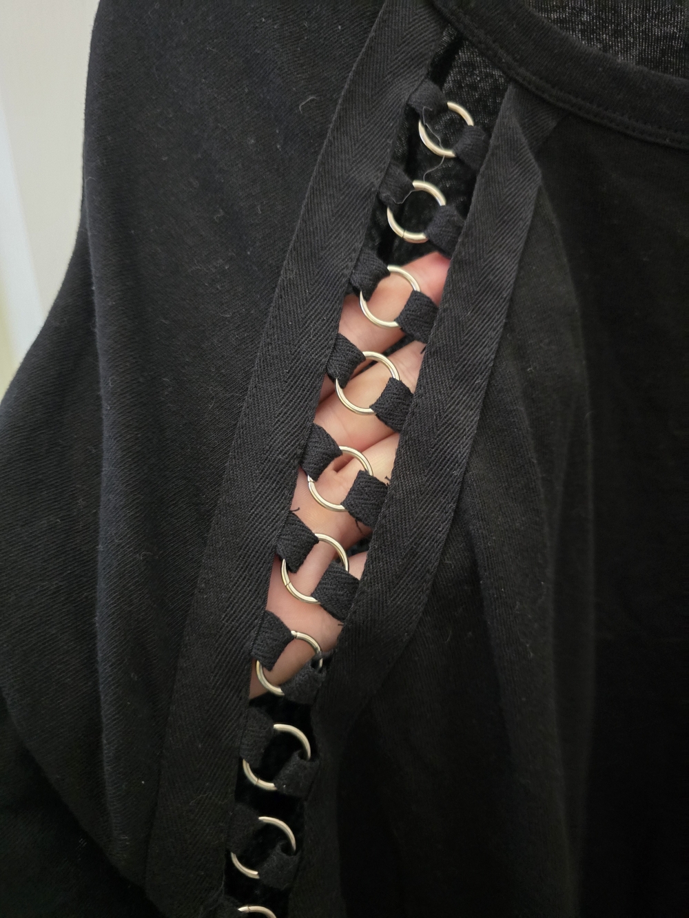 Forever 21 Black Short Sleeve Top with Grommet Trim - Picture 2 of 3